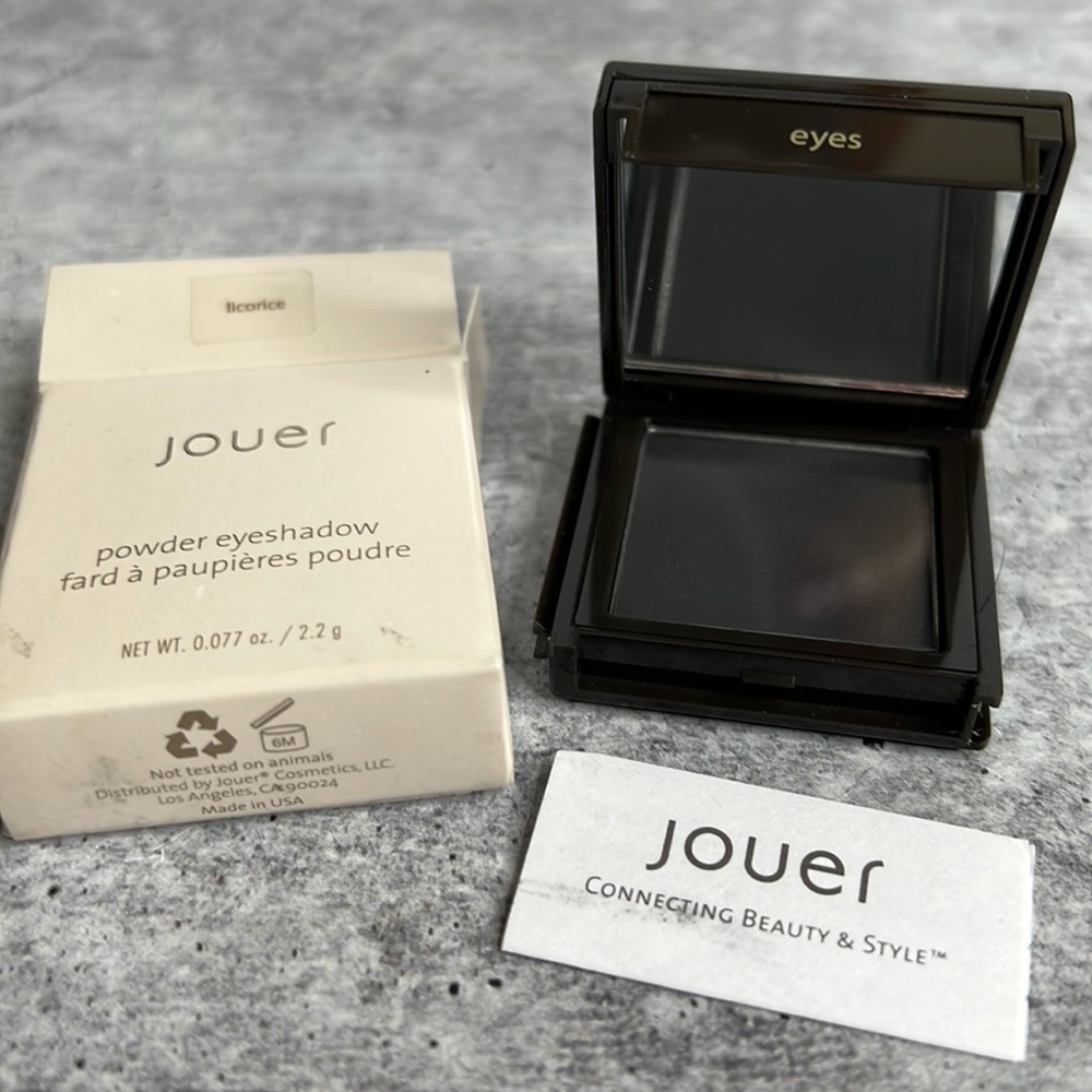 Jouer powder eyeshadow Licorice